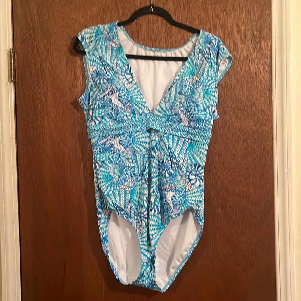 EUC Lilly Pulitzer Bathing current collection